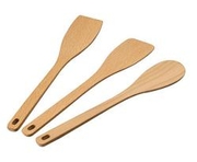 Лопатки кухонные из дерева,  деревянные ложки,  ножи,  вилки
